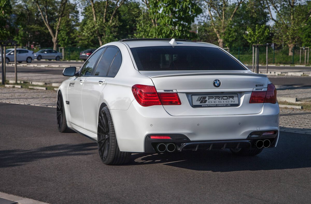 PD7R Heckstoßstange ink. Diffusor für BMW 7'er F01