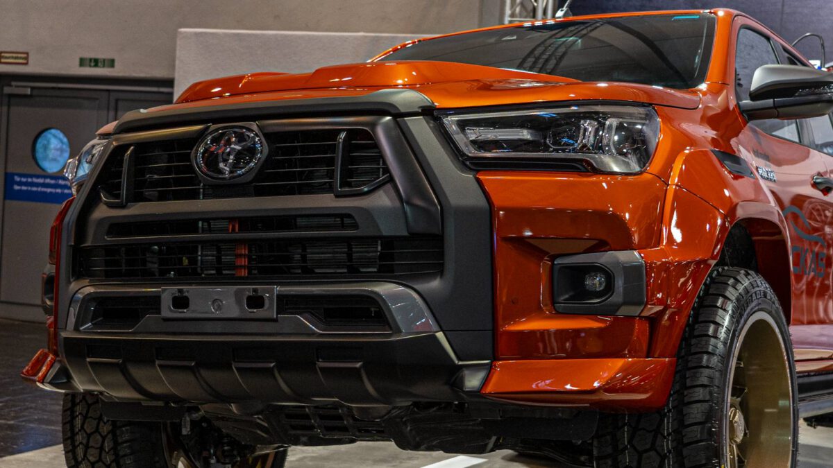 PDX Frontgrillaufsatz für Toyota Hilux Invincible [2018+]